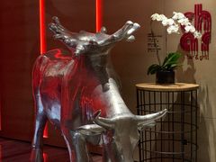 迎宾牛雕像-恰餐厅CHAR Grill(北京三里屯洲际店)