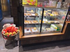 面包甜点陈列柜-星巴克(清远万达广场店)