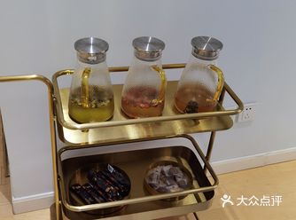 11.21号再次来到这里做最后一次脱毛，提前跟小美女