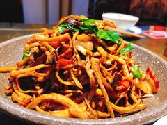 茶树菇炒腊肉-老灶房-四川土菜(铁牛广场店)