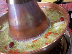 -果松木炭酸菜铜火锅·外婆参鸡汤