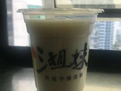 鸡蛋甜豆浆-三姐妹糯米饭·包子·饭面(绣山店)