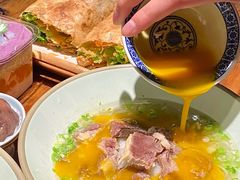 -八月美食小馆(银泰城总店)
