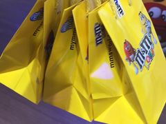 -m豆巧克力世界(上海世茂广场店)