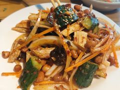 拌花菜-枣玛露炭火烤肉脊骨锅