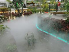 -茅草房·河畔园林火锅