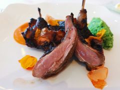 碳烤乳鸽配青豆碎佐旱金莲花醋汁-Jean Georges