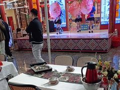 -刘姐啤酒鱼民族演艺餐厅(西街总店)