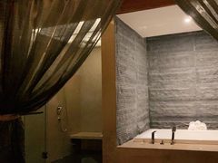 -三亚湾海居铂尔曼度假酒店