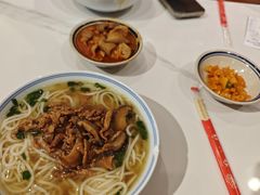 -邱芳粉店(迎宾大道旗舰店)