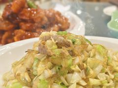 虾爬子炒包菜-春花民族美食(佳木斯总店)