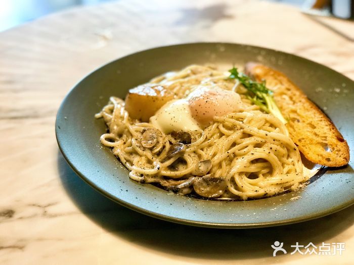 藤王日式烘焙·简餐(环宇城店)黑松露烧元贝意大利面图片