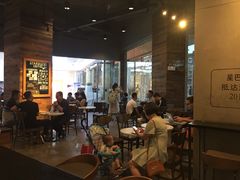 大堂-星巴克臻选(湛江鼎盛广场店)