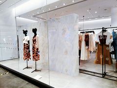 -URBAN REVIVO(上海中庚漫游城店)