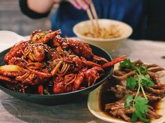 -巴厘龙虾·榜首油焖大虾(音乐学院·沿江酒馆店)