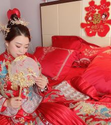 -艾米丽婚纱礼服