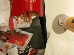 -麦当劳(汉口火车站候车室店)