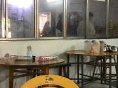 大堂-洲心明记烧肉大粥(总店)