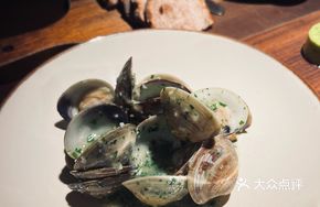 Spanish Basil-Style Clams Stew