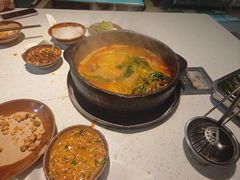 -贵府酸汤牛肉火锅·贵州老字号(飞山街店)