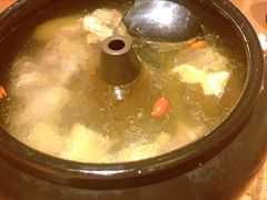 -云海肴·汽锅鸡·云南菜(天山百盛优客店)