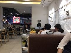 大堂-为什么牛潮汕牛肉火锅(万胜广场店)