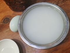 白粥-红帽叔叔包子