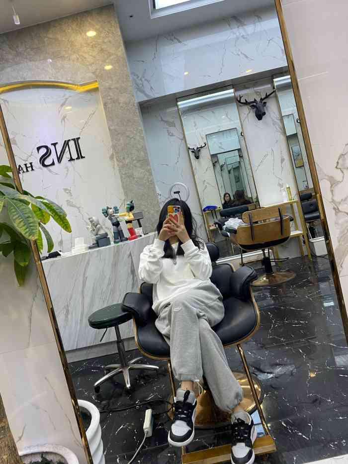 ins hair salon-"【项目】烫发很不错,造型很独特,有个性.