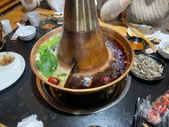 -果松木炭酸菜铜火锅·外婆参鸡汤