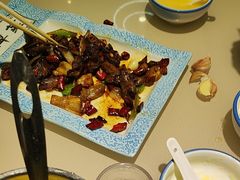 -老码头黑皮肘子锅包肉(赣水路店)