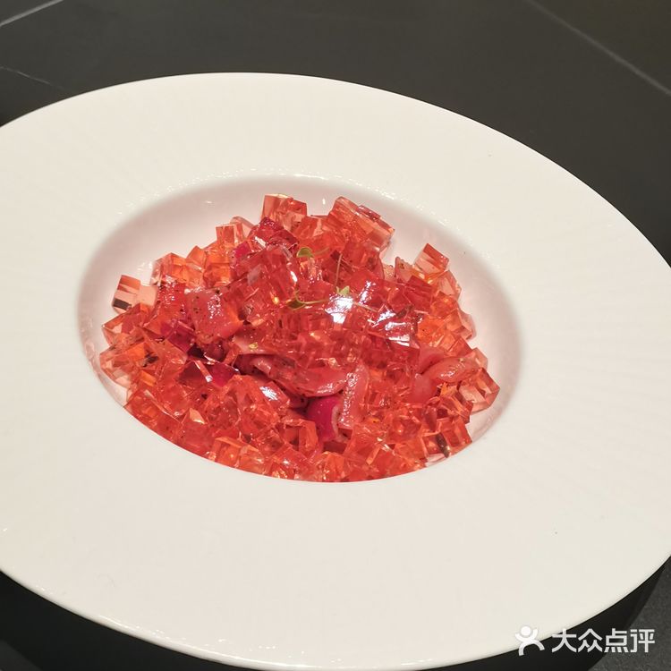 特别是摆盘特别好看。不管是品尝还是拍照都值得一试