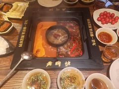 -老牌坊云南鱼豆花火锅(哈西万达店)