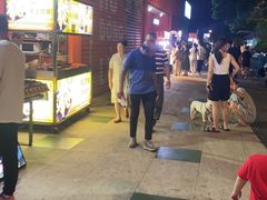 -南湖公园地摊集市