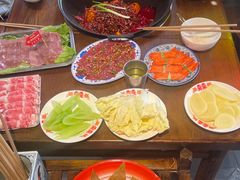 -萍姐火锅·公路夜市(武汉首店)