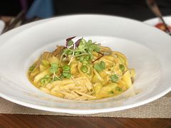 秘制蟹粉酱鲜虾烩手工面-YUE·6·西式融合餐厅(外滩六号店)