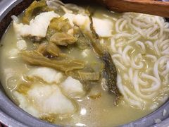 -周鱼小馆石锅酸菜鱼(活力汇店)