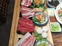 -明洞阿姨·韩式酱蟹烤肉·创意料理(三元桥店)