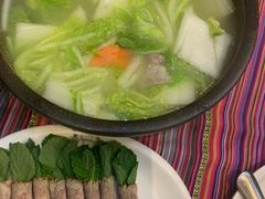 -香巴拉云南餐厅(华莱坞店)