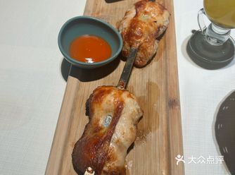 听朋友介绍来的，人很多，但上菜的速度很快，最喜欢大列