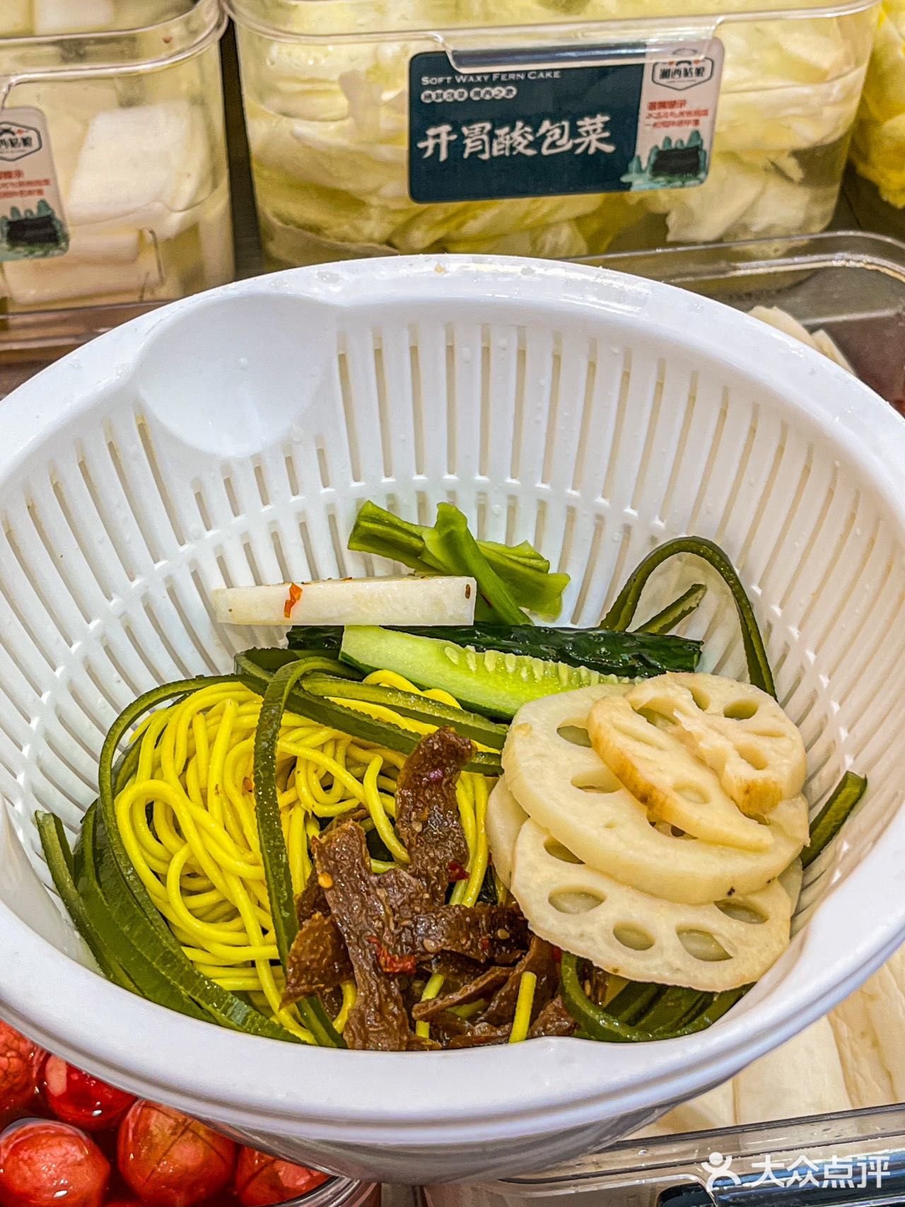 在巷子里,解锁一家很哇塞的湖南沙拉!