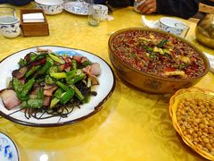 -乡土特色.冷锅鱼.牦牛肉汤锅