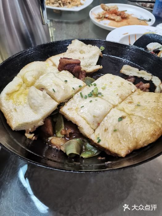 红门小院东北私房菜排骨土豆炖豆角一锅出图片