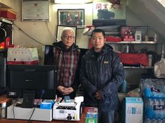 跟老掌柜合影-东兴顺爆肚张