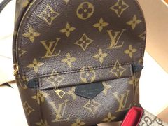 -爱包包奢侈品寄卖(国瑞购物中心店)