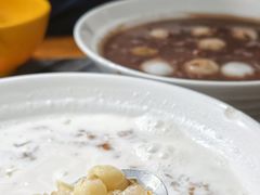 杏汁鲜奶莲子炖雪燕-黄师奶甜品店