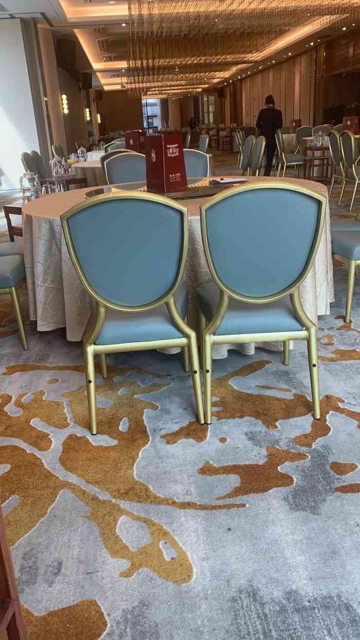 明公馆大酒楼(洪浪北店)-"初入大浪,偶遇明公馆,环境优雅,茶点出品.