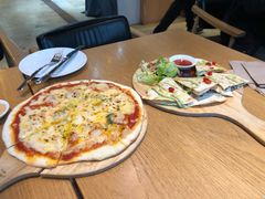 -文汇新民联合报业集团(上海报业大厦店)