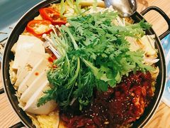 八爪鱼海鲜锅-东吉馆韩式餐厅(八经街总店)