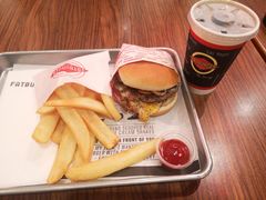 -FATBURGER 特富客汉堡(外交公寓店)