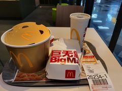-麦当劳(世界城广场店)